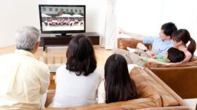 【誰でも簡単】RCA(アナログ)からHDMIに変換する方法とおすすめアダプターのアイキャッチ画像